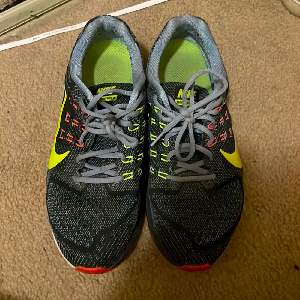 Nike Air Zoom Structure 18
